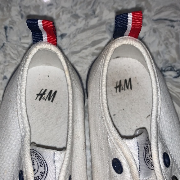 Like new! H&M white slip on sneakers. Size 10.5 - Picture 5 of 7